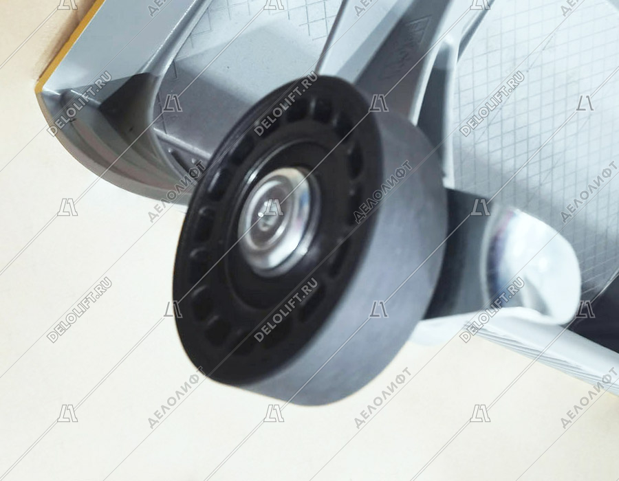 Ступень эскалатора, 798 мм, ECO, диаметр ролика - 75 мм, алюминий, окрашенная (серебро), 2 крашеные демаркационные линии