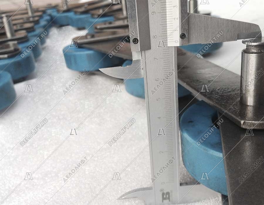 Цепь ступеней/тяговая, 13KV-C, шаг - 133,33 мм, ролик - 75x23,5 мм, палец - 77x12,8/12,5 мм, 105 kN