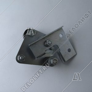 Рычаг каретки дверей кабины, проём 650-1200 мм, трехплечий