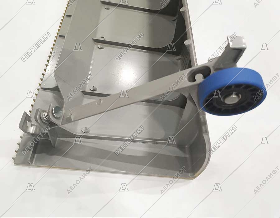 Ступень эскалатора, 1000 мм, 506 NCE, диаметр роликов - 76.2 мм, алюминий, окрашенная (серебро), 3 окрашенные линии демаркации