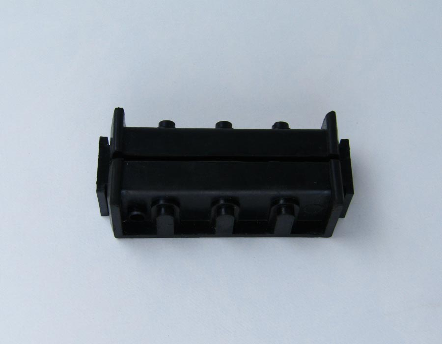 Вкладыш башмака направляющей кабины/противовеса, T - 16 мм, L - 130 мм, резиновые вставки