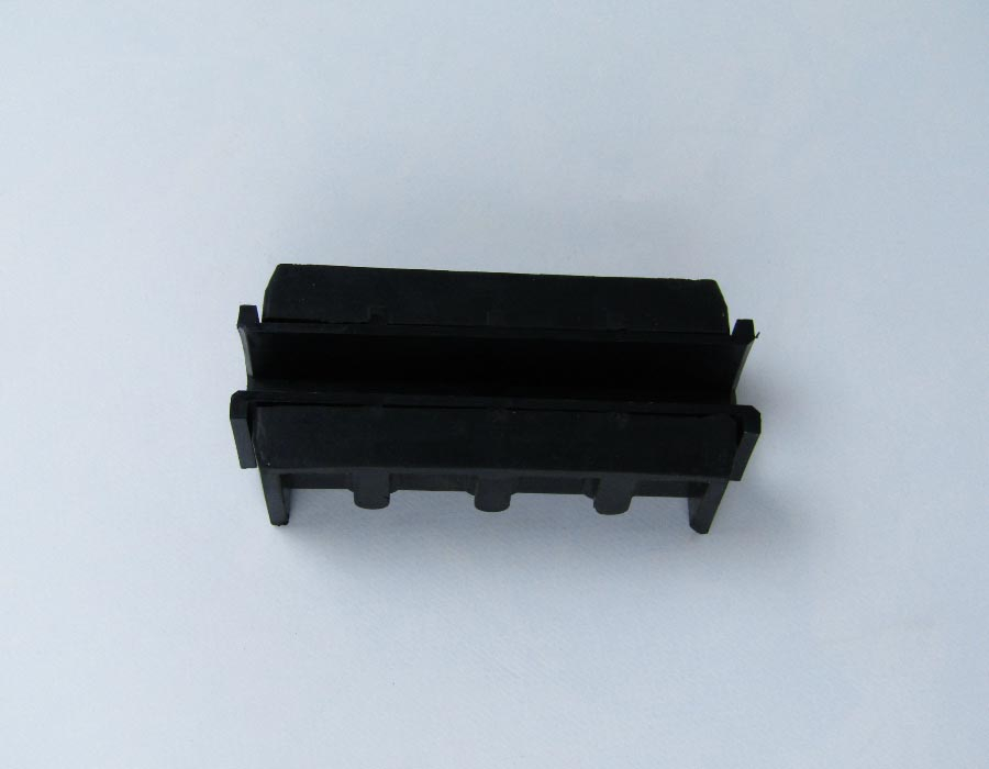 Вкладыш башмака направляющей кабины/противовеса, T - 16 мм, L - 130 мм, резиновые вставки