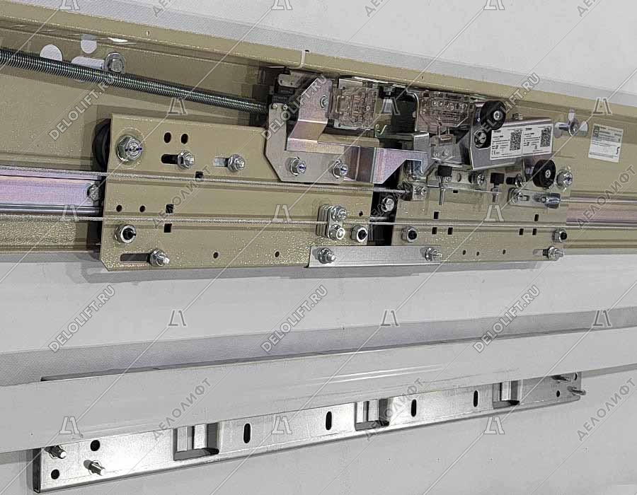 Дверь этажная лифта в сборе, 700x2000 мм, E30, нержавеющая сталь