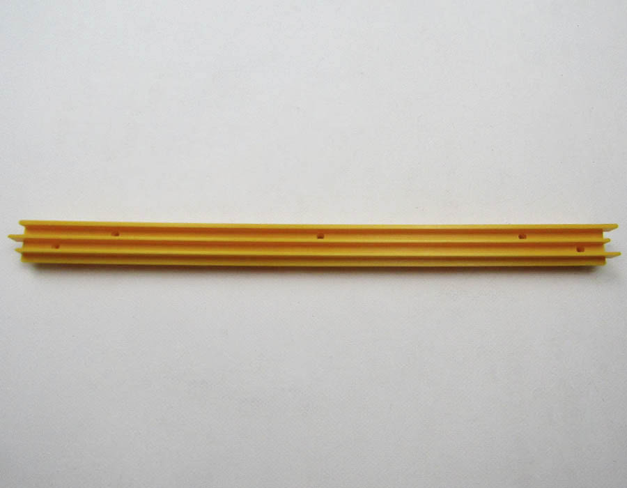 Демаркационная линия, правая, L - 400 мм, W - 25 мм, H - 25 мм, жёлтая, пластик