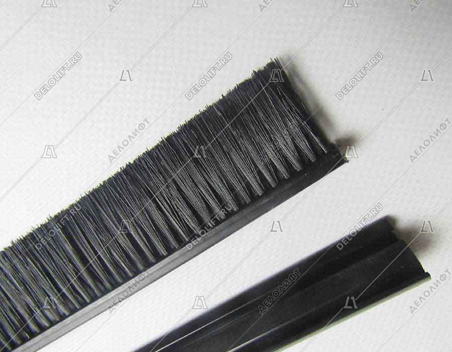 Щетка безопасности эскалатора, L - 2000 мм, с черным пластиковым держателем