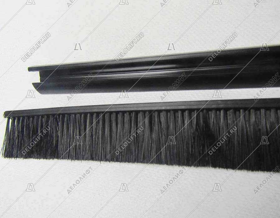 Щетка безопасности эскалатора, L - 2000 мм, с черным пластиковым держателем