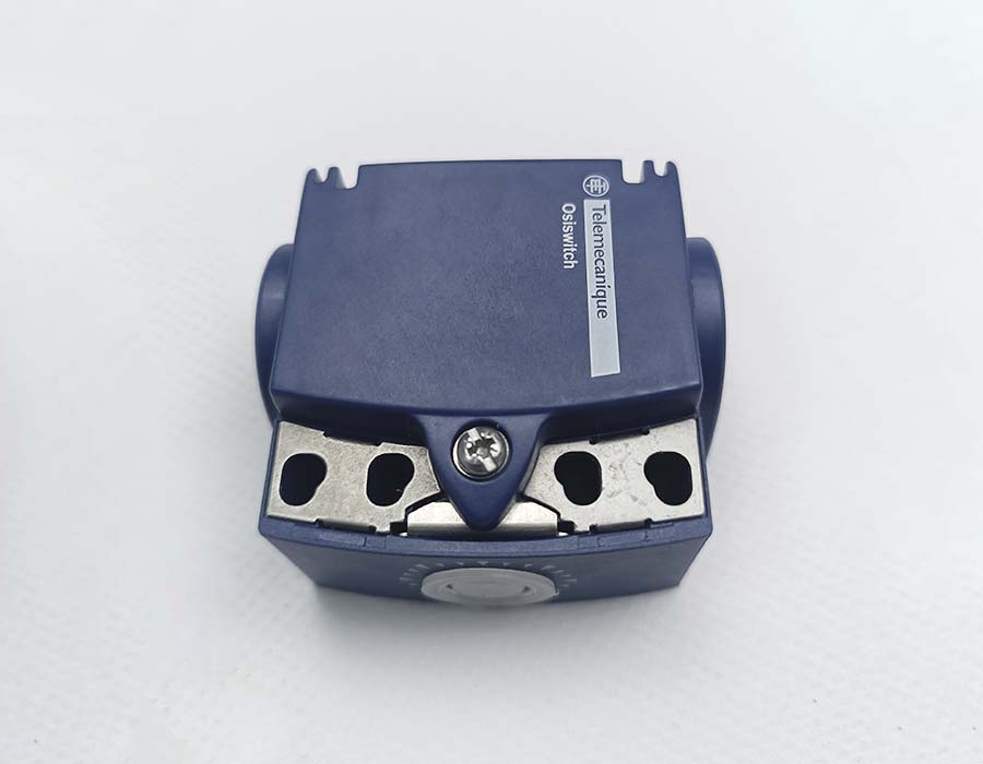 Выключатель концевой, ZCT21P16, 1НО+1НЗ