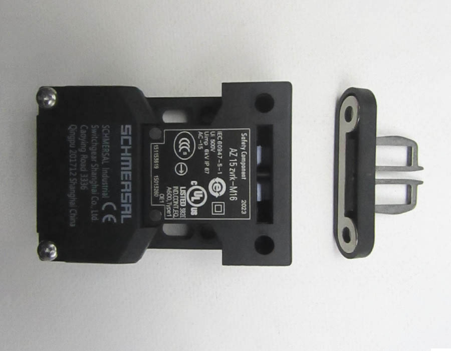 Выключатель концевой, AZ15 ZVRK-M16, 4А, 230V, с ответной частью