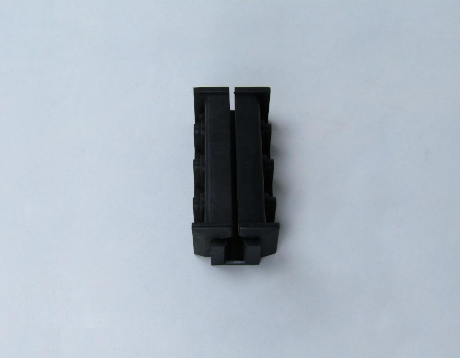 Вкладыш башмака направляющей кабины/противовеса, T - 9 мм, L - 130 мм, резиновые вставки