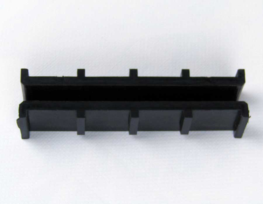 Вкладыш башмака направляющей кабины/противовеса, T - 9 мм, L - 130 мм, ребристая спинка