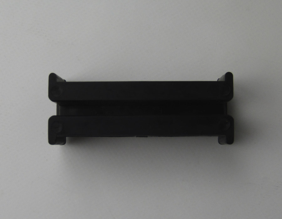 Вкладыш башмака направляющей кабины/противовеса, T - 5 мм, L - 100 мм, H - 4,5 мм, ребристая спинка (Китай)