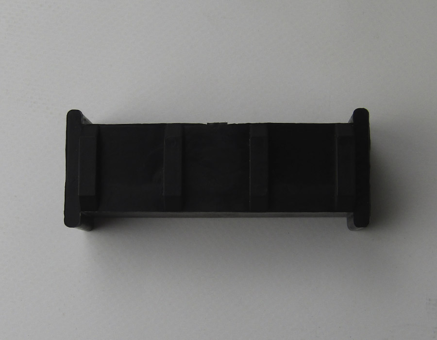 Вкладыш башмака направляющей кабины/противовеса, T - 5 мм, L - 100 мм, H - 4,5 мм, ребристая спинка (Китай)