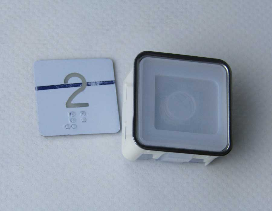 Кнопка вызова/приказа, квадратная, "2 этаж", с Брайлем