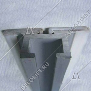 Направляющая поручня эскалатора, L - 530.5 мм, изогнутая, возвратный ход, 2 горизонтальные ступени, верхняя площадка, 535x51x21 мм