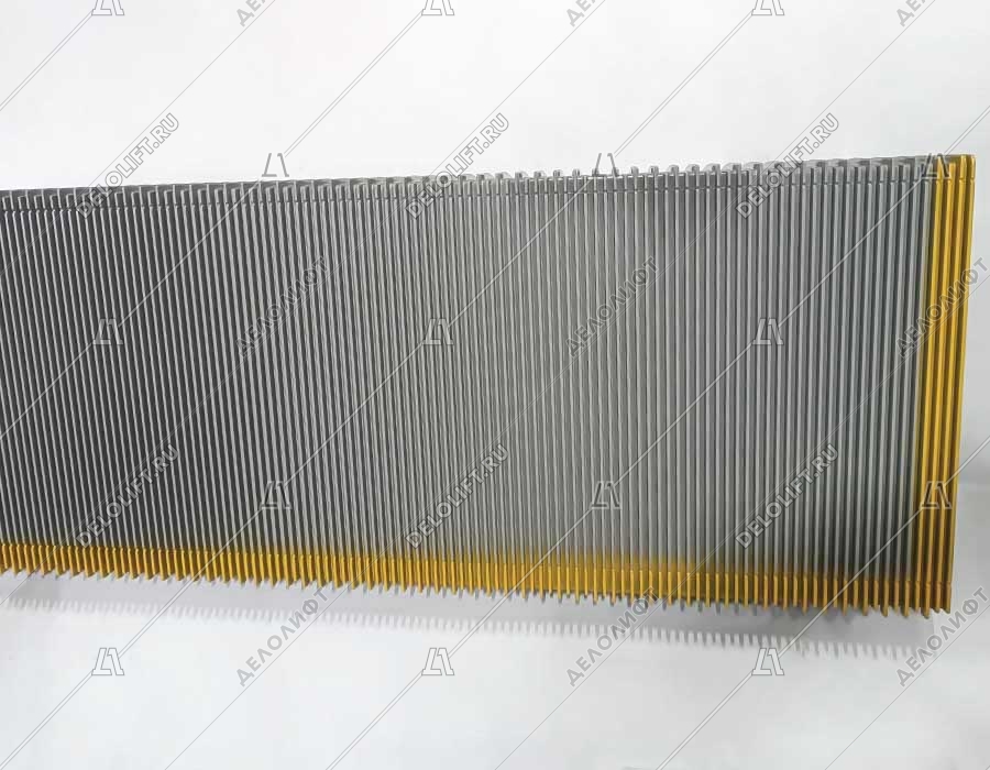 Ступень эскалатора, 1000 мм, 506 NCE, диаметр роликов - 76.2 мм, алюминий, окрашенная (серебро), 3 окрашенные линии демаркации, с фиксирующим пальцем