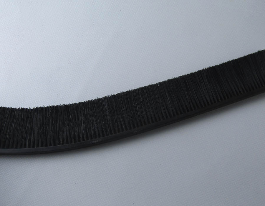 Щетка безопасности эскалатора, L - 2000 мм