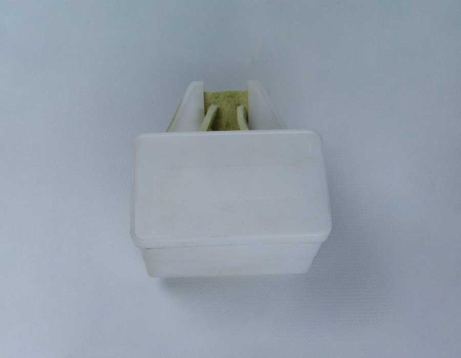 Масленка (смазывающее устройство) направляющей