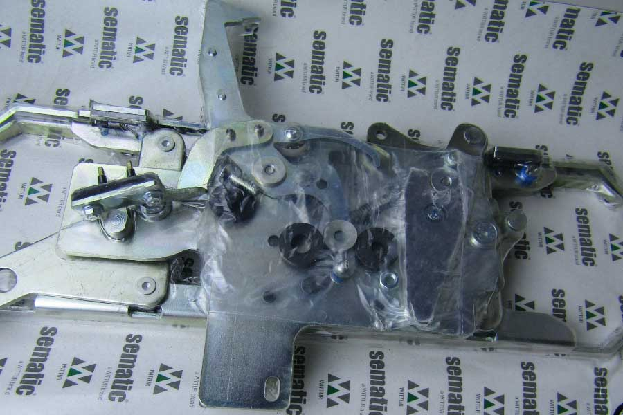 Отводка привода ДК, с закрывающим устройством, EN 81-1/2, K2-3R, K2-4-6Z, правая