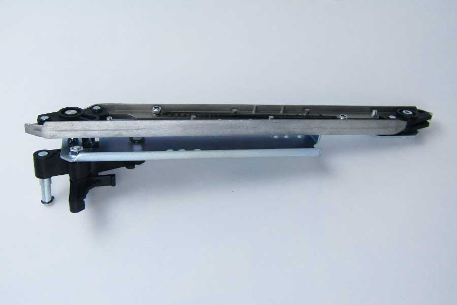 Отводка привода ДК, с алюминиевыми "лыжами", правая (новый тип)