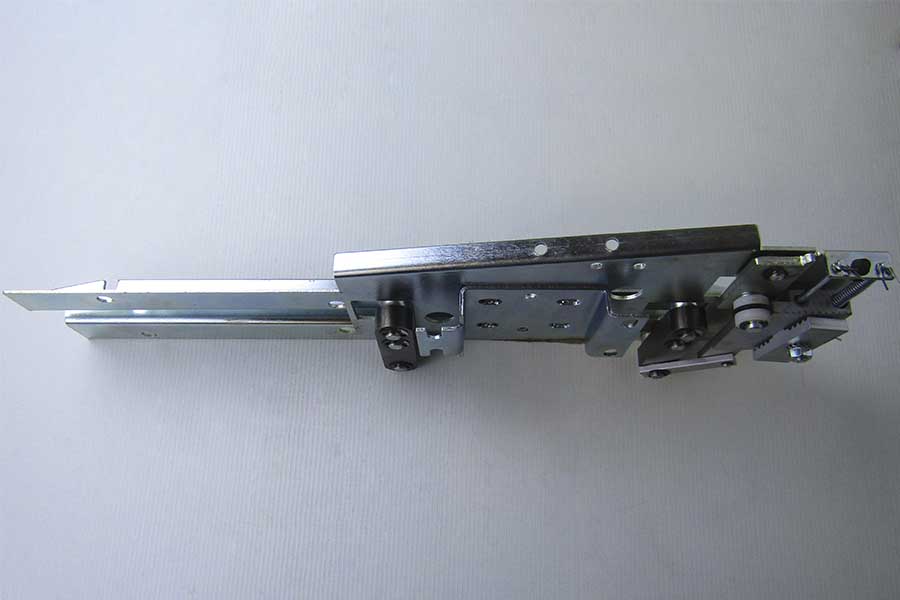 Отводка привода ДК, левая, K8, (M2TK8A, MZK8, M4TZK8)