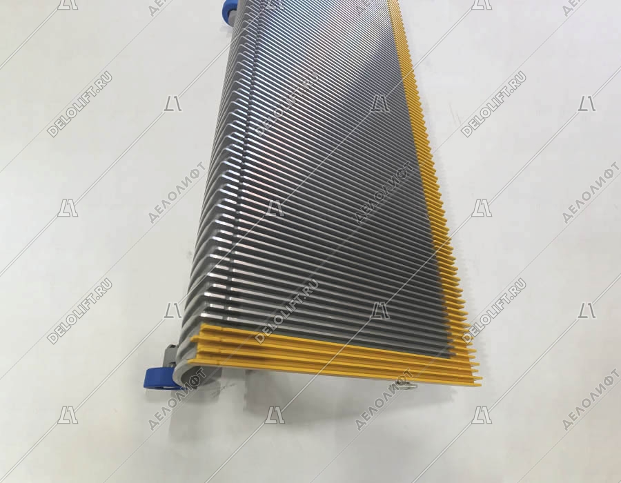 Ступень эскалатора, 1000 мм, диаметр роликов - 70х25 мм, алюминий, окрашеная (серебро), 3 окрашенные желтые линии демаркации