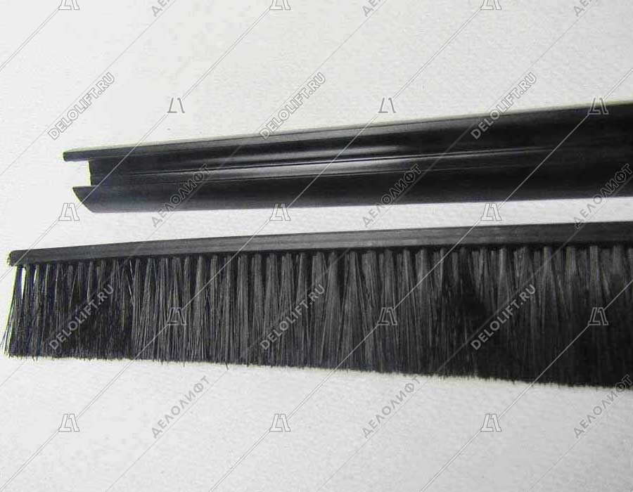 Щетка безопасности эскалатора, L - 1800 мм, с черным пластиковым держателем, правая, изогнутая, нижняя входная площадка