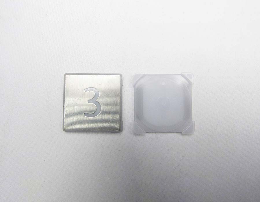 Нажимной элемент кнопки, знак 3, квадратный, шлифованный