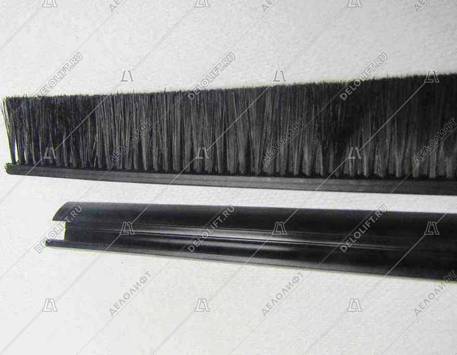 Щетка безопасности эскалатора, L - 1800 мм, с черным пластиковым держателем, правая, изогнутая, верхняя входная площадка