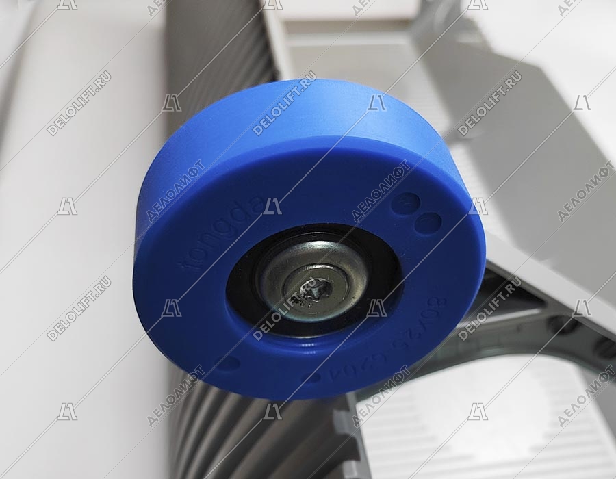 Ступень эскалатора, 800 мм, диаметр роликов - 80x25 мм, алюминий, серая, без демаркаций, ЛАТРЭС