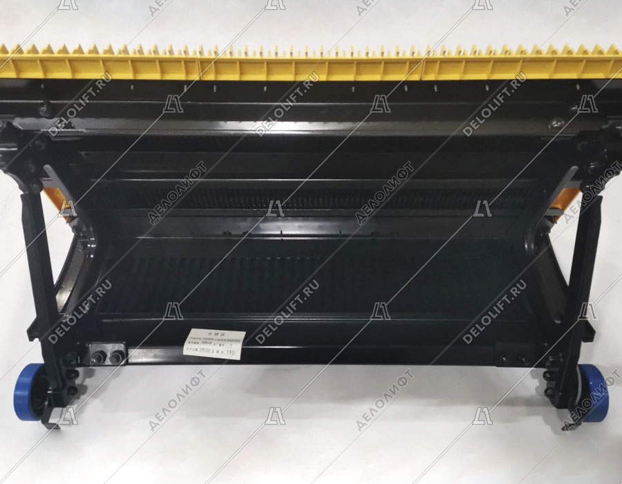 Ступень эскалатора, 800 мм, черная, желтые демаркации, тип TJ800SX-Q