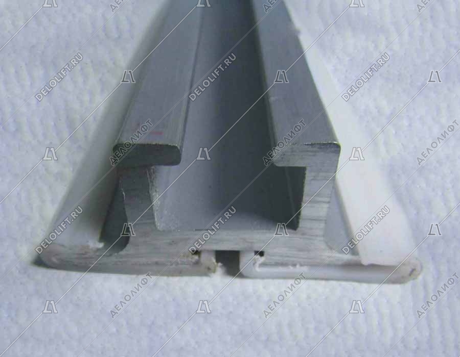 Направляющая поручня эскалатора, L - 530,5 мм, 2 горизонтальные ступени, верхняя, изогнутая, возвратный ход